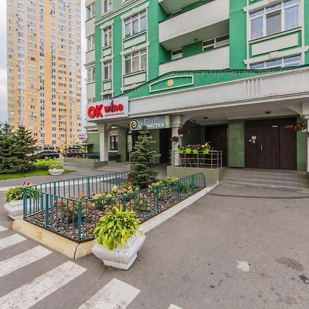 1 Поверх Ж К Паркові Озера Метро Дарниця Apartman Kijev Kültér fotó