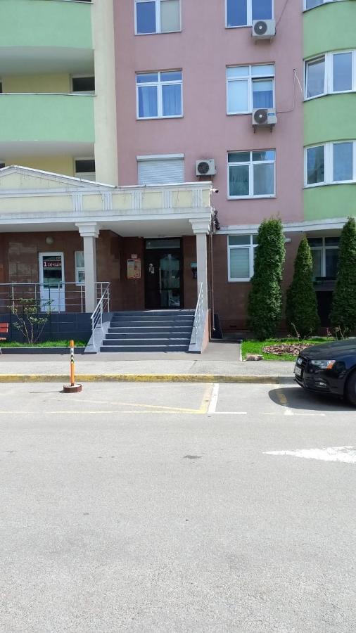 1 Поверх Ж К Паркові Озера Метро Дарниця Apartman Kijev Kültér fotó