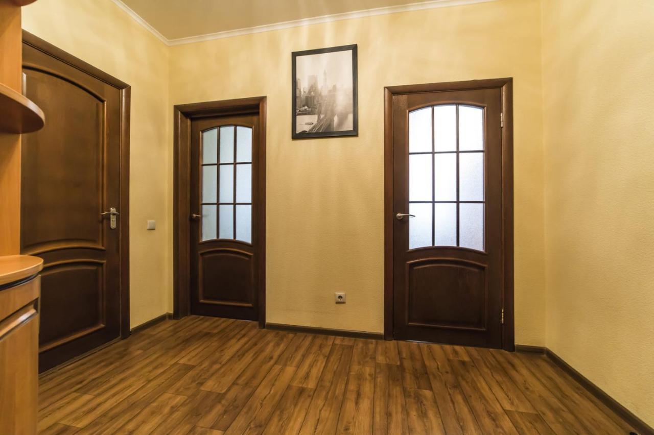 1 Поверх Ж К Паркові Озера Метро Дарниця Apartman Kijev Kültér fotó