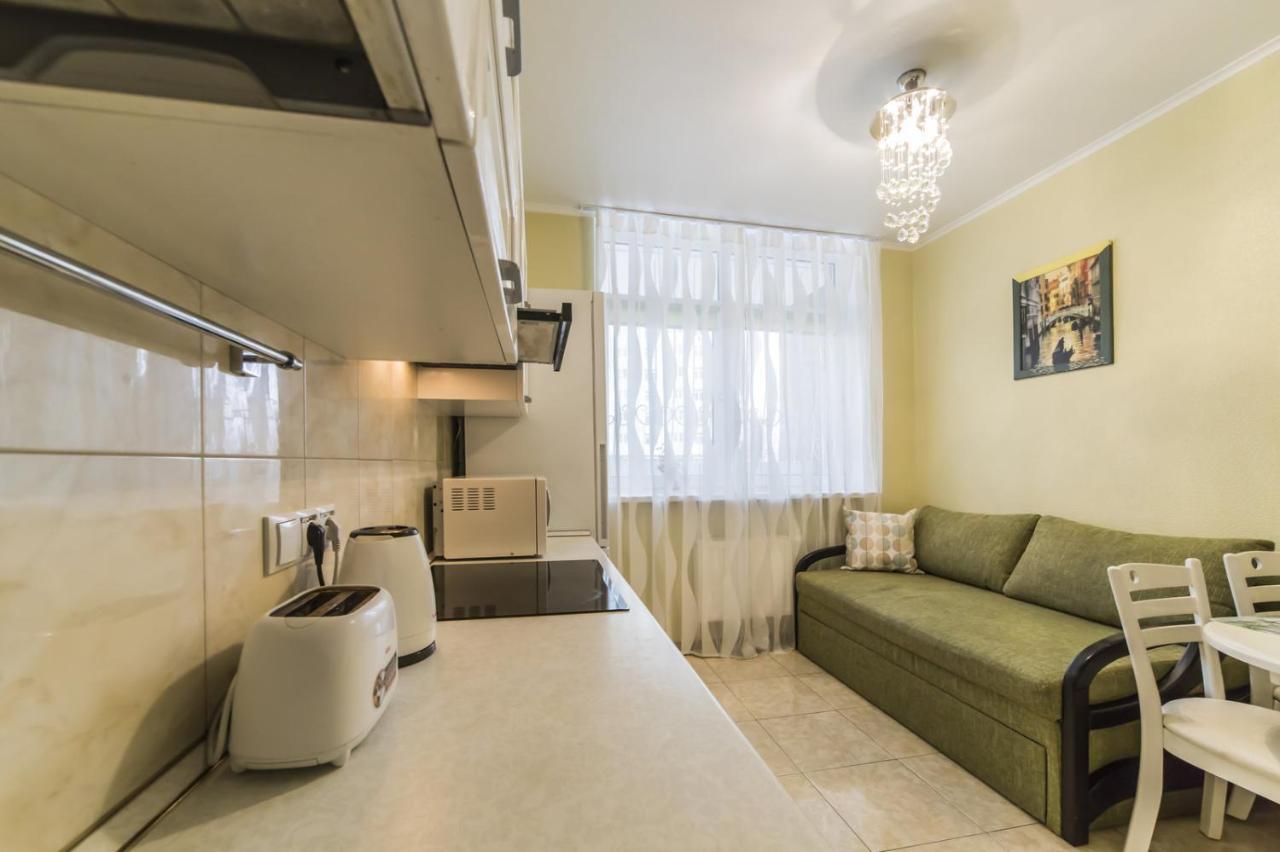 1 Поверх Ж К Паркові Озера Метро Дарниця Apartman Kijev Kültér fotó