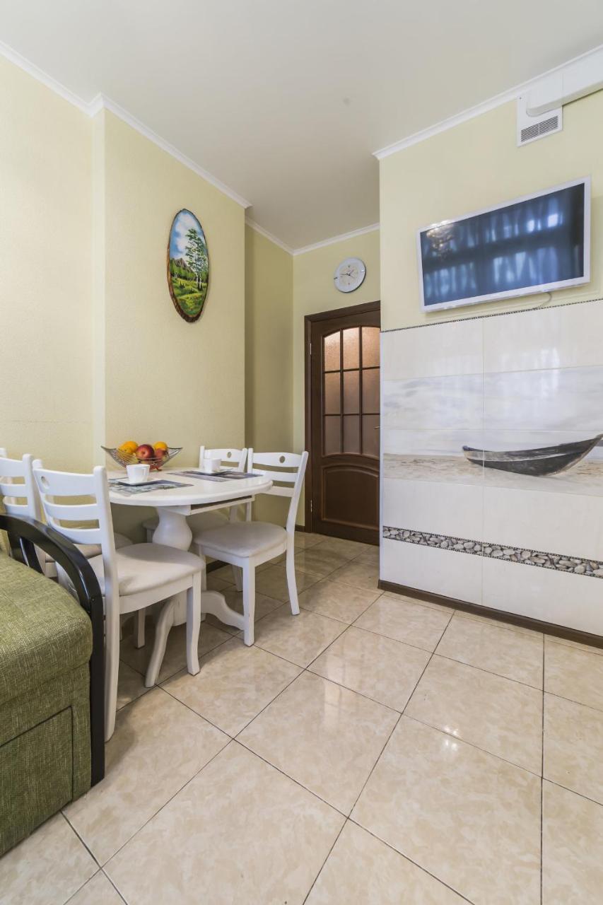 1 Поверх Ж К Паркові Озера Метро Дарниця Apartman Kijev Kültér fotó