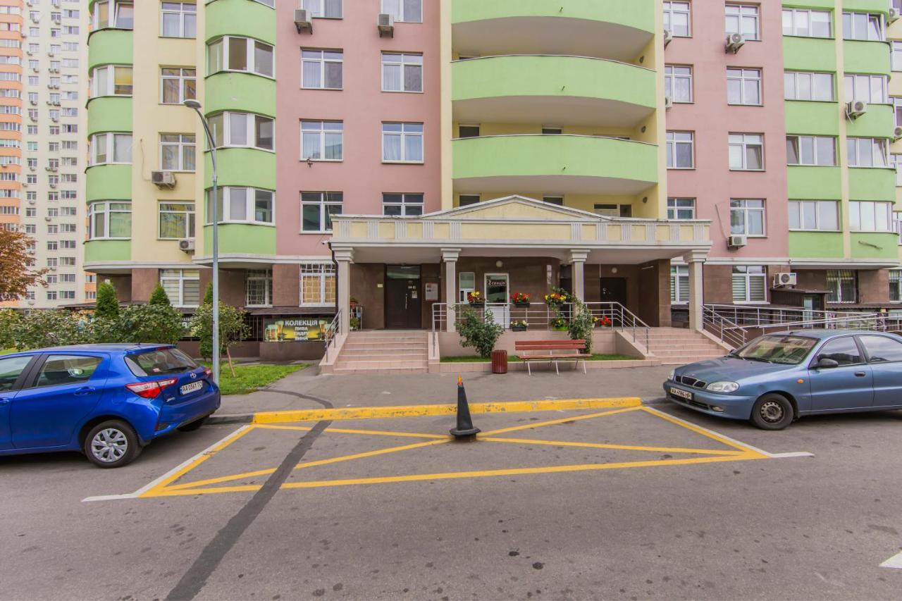 1 Поверх Ж К Паркові Озера Метро Дарниця Apartman Kijev Kültér fotó